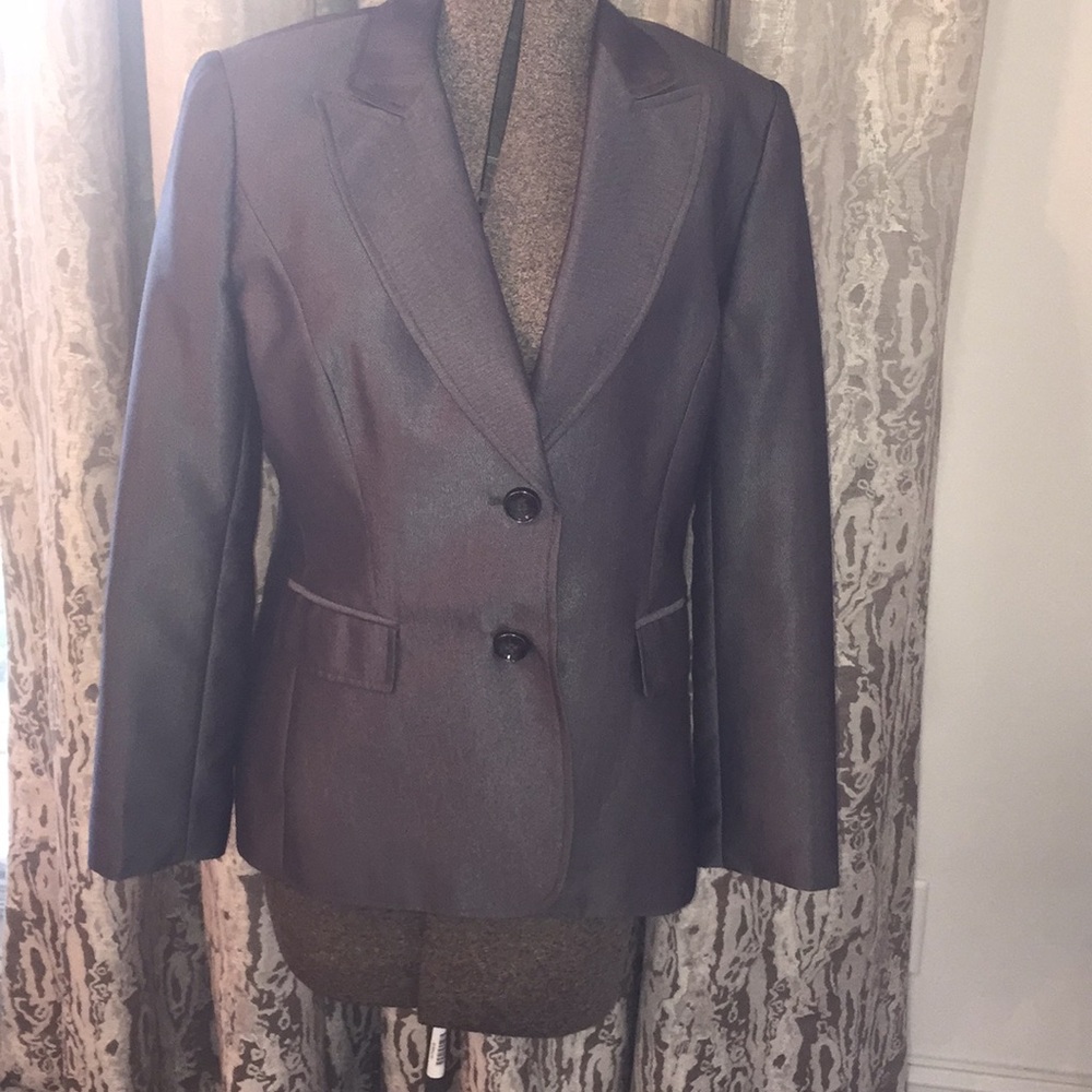 TAHARI  Arthur S. Levine grey jacket